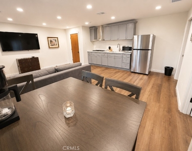 337 Washington Boulevard - Photo Thumbnail 2