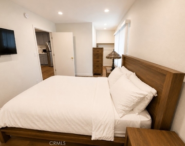 337 Washington Boulevard - Photo Thumbnail 5