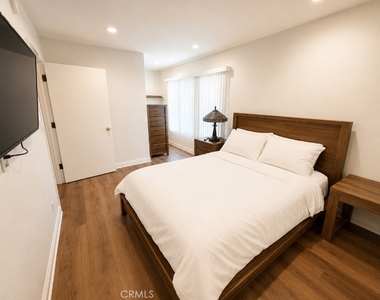337 Washington Boulevard - Photo Thumbnail 4