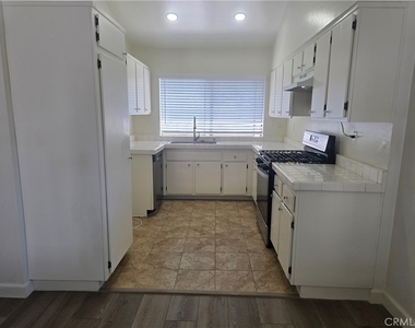2288 Loma Alta Drive - Photo Thumbnail 3