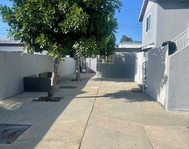 1022 El Camino - Photo Thumbnail 3