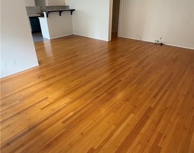 1174 E Ocean Boulevard - Photo Thumbnail 5