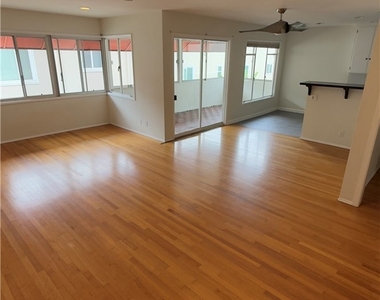1174 E Ocean Boulevard - Photo Thumbnail 34