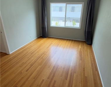 1174 E Ocean Boulevard - Photo Thumbnail 24