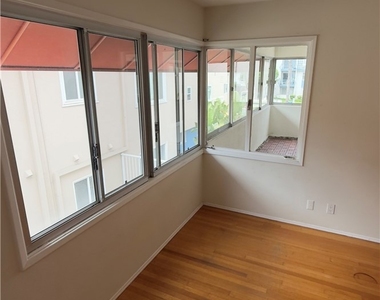 1174 E Ocean Boulevard - Photo Thumbnail 33