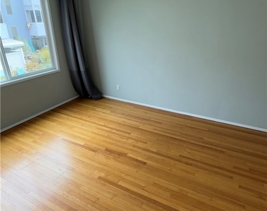 1174 E Ocean Boulevard - Photo Thumbnail 23