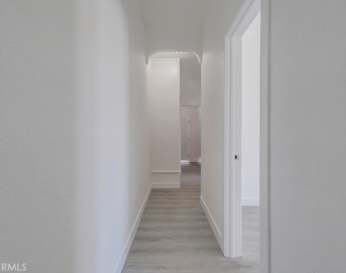 1009 Coronado Avenue - Photo Thumbnail 19