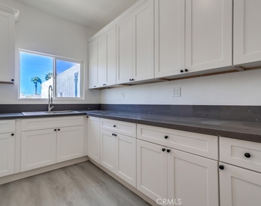 1009 Coronado Avenue - Photo Thumbnail 18