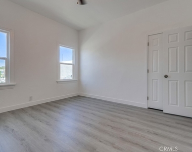 1009 Coronado Avenue - Photo Thumbnail 29