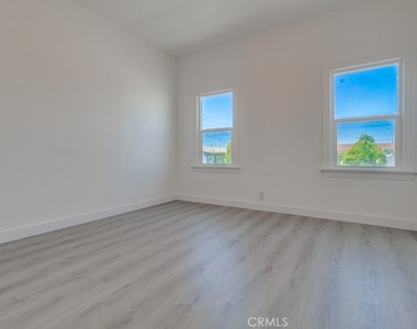 1009 Coronado Avenue - Photo Thumbnail 28