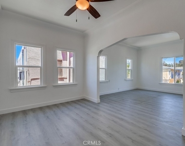 1009 Coronado Avenue - Photo Thumbnail 10
