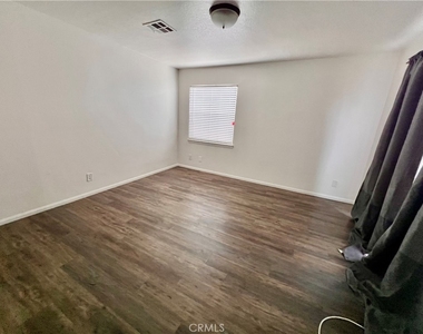 129 W Palmyra - Photo Thumbnail 17