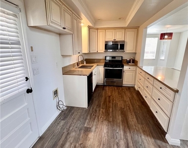 129 W Palmyra - Photo Thumbnail 10