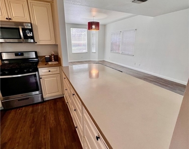 129 W Palmyra - Photo Thumbnail 12