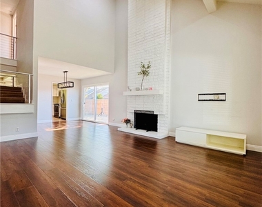 1413 W Moore - Photo Thumbnail 3