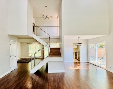 1413 W Moore - Photo Thumbnail 2