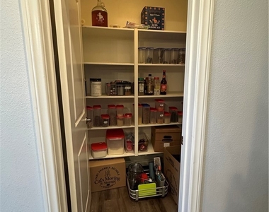 106 Eureka Place - Photo Thumbnail 10