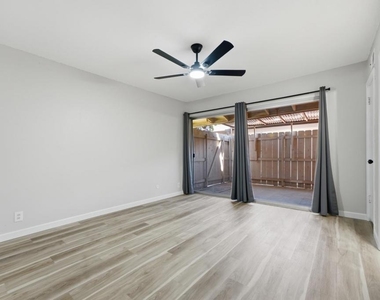 9320 Earl Street - Photo Thumbnail 12