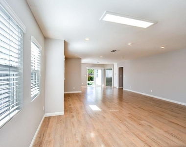 321 N Lima Street - Photo Thumbnail 9