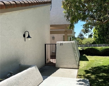 21 Seaview Dr. S - Photo Thumbnail 2