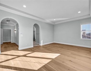 65 Mapleton - Photo Thumbnail 23