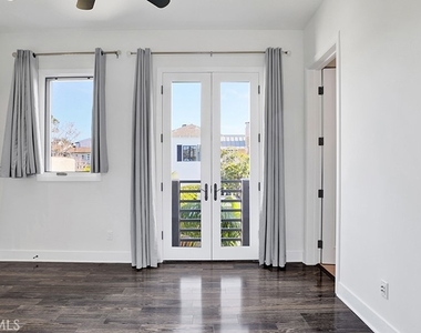 243 Poppy Avenue - Photo Thumbnail 32