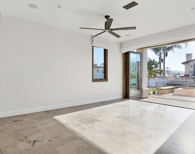 243 Poppy Avenue - Photo Thumbnail 3