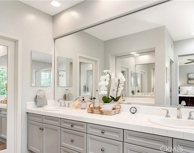12 Merriweather Place - Photo Thumbnail 17