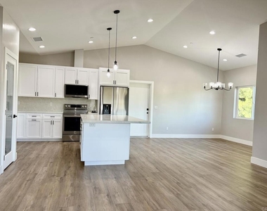 23627 Calistoga Place - Photo Thumbnail 6