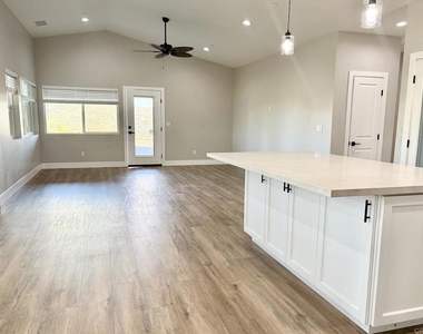 23627 Calistoga Place - Photo Thumbnail 7