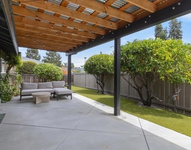 1009 La Tierra Drive - Photo Thumbnail 21