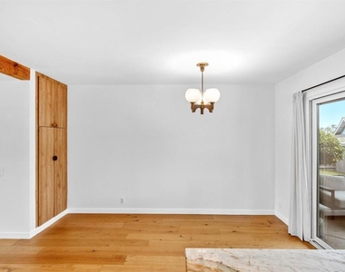 1009 La Tierra Drive - Photo Thumbnail 5