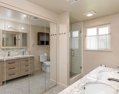 1009 La Tierra Drive - Photo Thumbnail 16