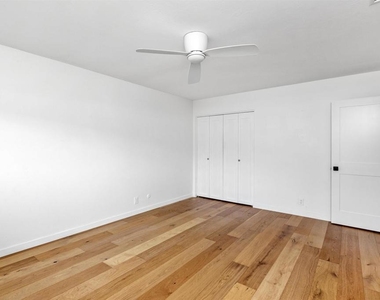 1009 La Tierra Drive - Photo Thumbnail 15
