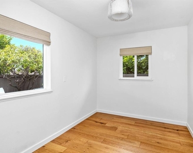1009 La Tierra Drive - Photo Thumbnail 11