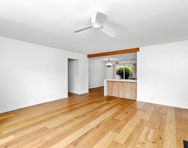 1009 La Tierra Drive - Photo Thumbnail 3