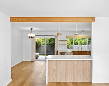 1009 La Tierra Drive - Photo Thumbnail 4