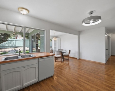 1712 Greentree Road - Photo Thumbnail 11