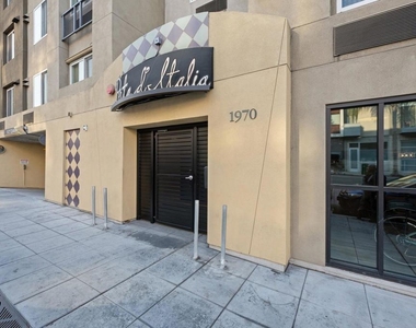1970 Columbia Street - Photo Thumbnail 10