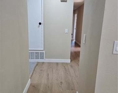 10030 Ontario Street - Photo Thumbnail 12