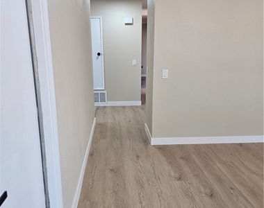 10030 Ontario Street - Photo Thumbnail 10