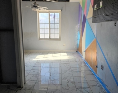 10030 Ontario Street - Photo Thumbnail 3