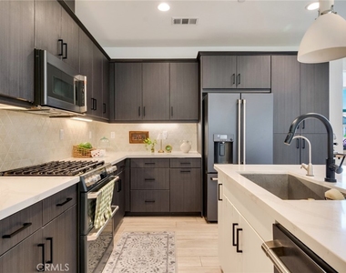 26149 Park Avenue - Photo Thumbnail 10