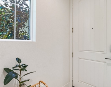 26149 Park Avenue - Photo Thumbnail 4