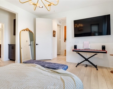 26149 Park Avenue - Photo Thumbnail 13