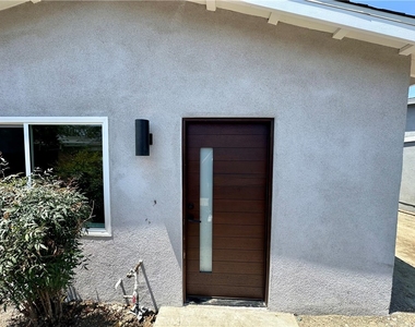 1936 W Valencia Drive - Photo Thumbnail 2