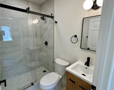 1936 W Valencia Drive - Photo Thumbnail 14