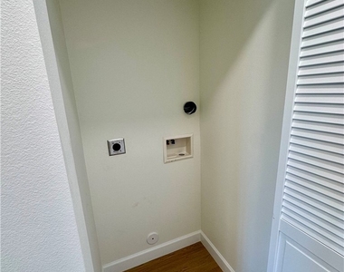 1936 W Valencia Drive - Photo Thumbnail 8