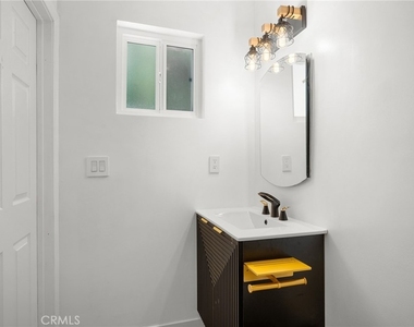 22432 Burbank - Photo Thumbnail 9