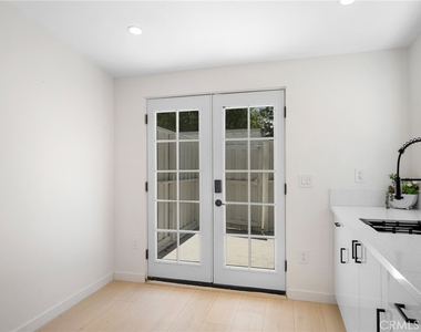 22432 Burbank - Photo Thumbnail 1